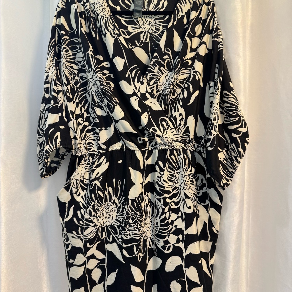 Bisou Bisou Monochrome Floral Pattern Dress